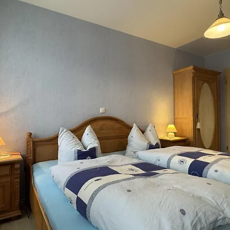 Apartment Pretty In Wiek With Garden
