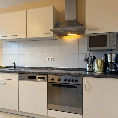 Charmante Mit Garten In Wiek شقة Wiek auf Rügen