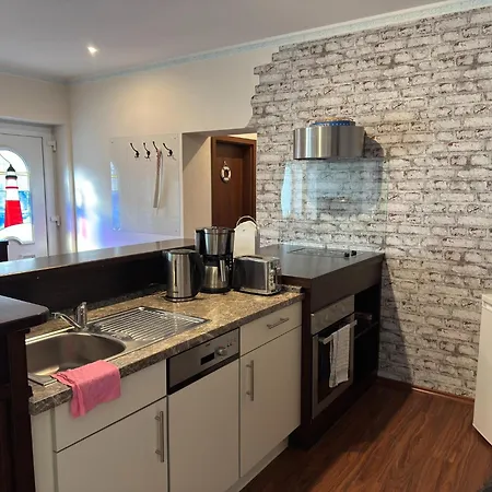 Charmante Mit Garten In Wiek Wiek auf Rügen