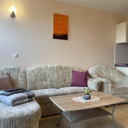 Charmante Mit Garten In Wiek Lägenhet