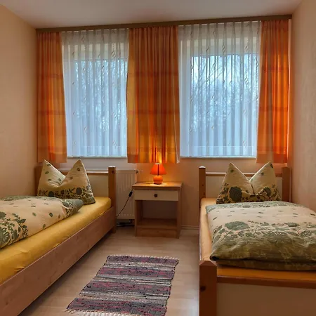 Charmante Mit Garten In Wiek Lägenhet *