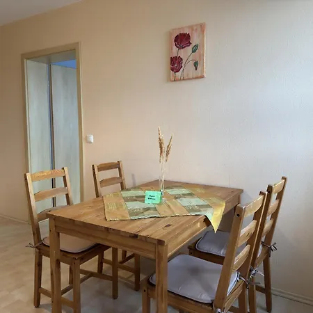 Charmante Mit Garten In Wiek Lägenhet