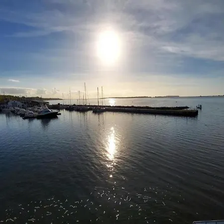 Charmante Mit Garten In Wiek Lägenhet