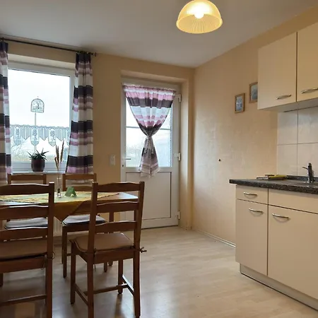 Lägenhet Charmante Mit Garten In Wiek Wiek auf Rügen