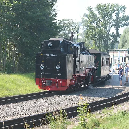 Charmante Mit Garten In Wiek * Wiek auf Ruegen