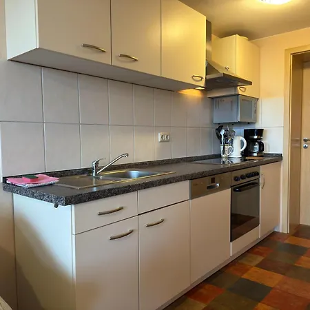 Apartment Charmante Mit Garten In Wiek Wiek auf Ruegen