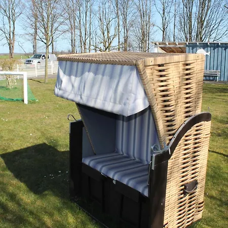 Charmante Mit Garten In Wiek * Wiek auf Ruegen